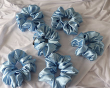 Load image into Gallery viewer, Océanne (satin blue)