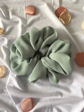 Load image into Gallery viewer, Doreen